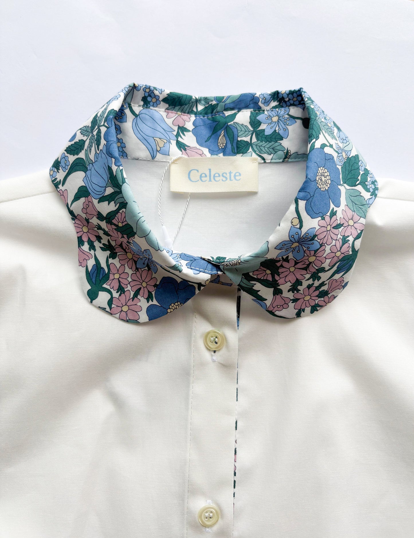 CAMICIA CON DETTAGLI IN LIBERTY